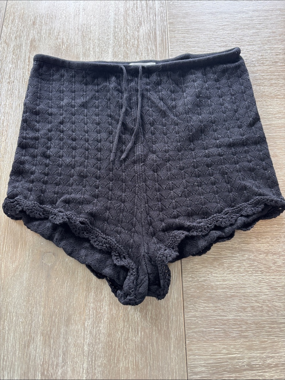 LPA Black Quilted Knit Scalloped Lounge Shorts with Drawstring